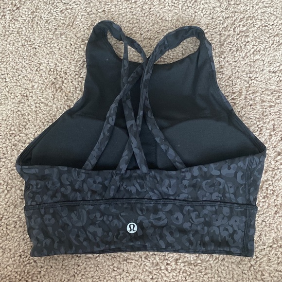 Lululemon High Neck Sports Bra. Size 4. - Picture 2 of 3